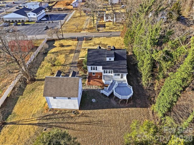 7 Forest Avenue, Granite Falls, NC 28630