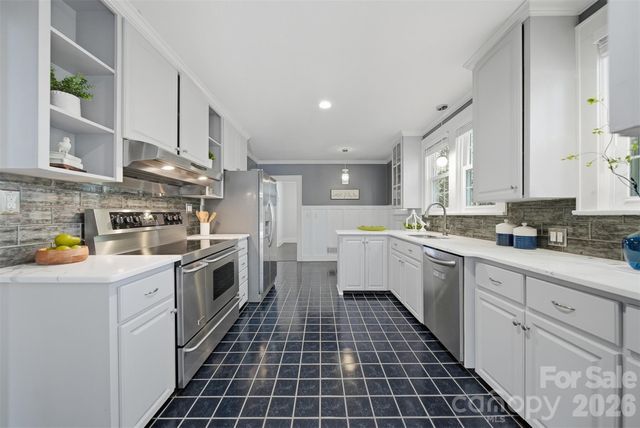 7 Forest Avenue, Granite Falls, NC 28630