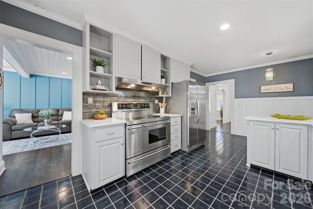 7 Forest Avenue, Granite Falls, NC 28630