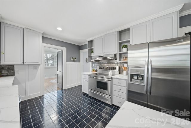 7 Forest Avenue, Granite Falls, NC 28630