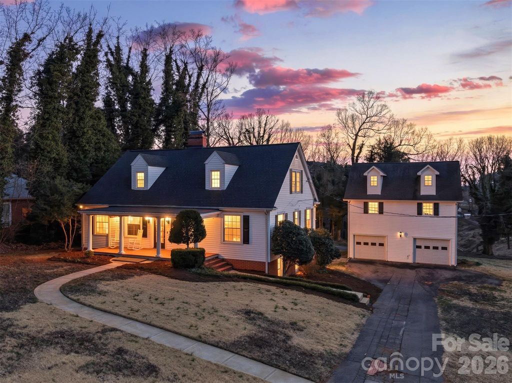 7 Forest Avenue, Granite Falls, NC 28630