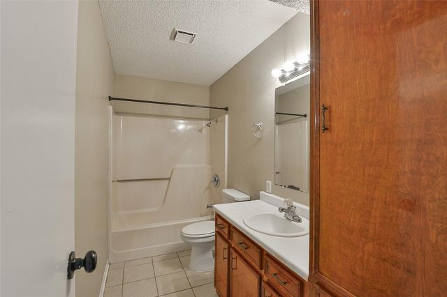 4504 Avenue L 2, Santa Fe, TX 77510