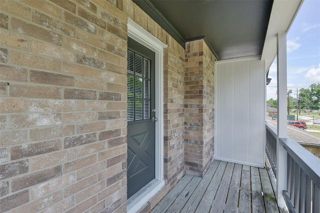 4504 Avenue L 2, Santa Fe, TX 77510