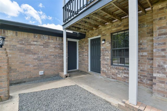 4504 Avenue L 2, Santa Fe, TX 77510