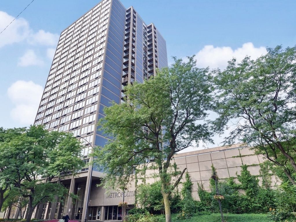 5320 N Sheridan Road 1810, Chicago, IL 60640