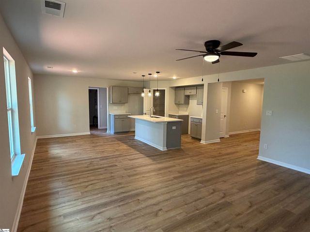 41 Campbell Street, Duncan, SC 29334