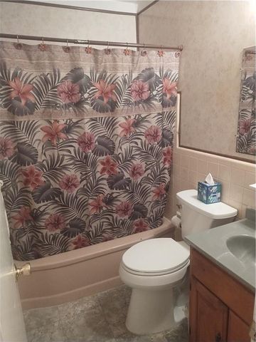 2304 NE Pursell Road, Gladstone, MO 64118