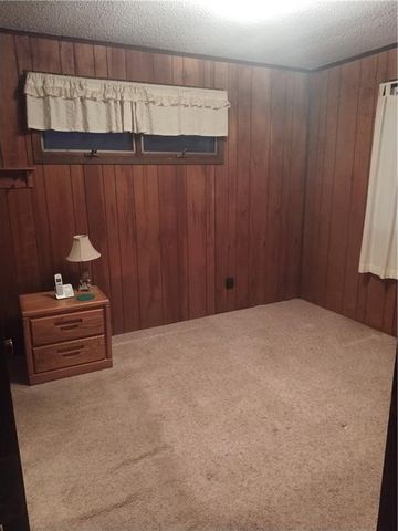 2304 NE Pursell Road, Gladstone, MO 64118