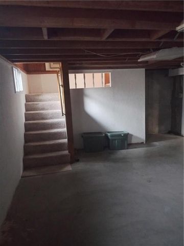 2304 NE Pursell Road, Gladstone, MO 64118