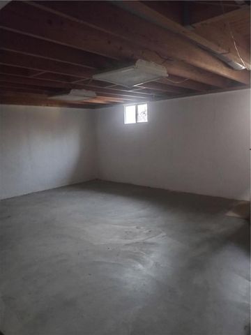 2304 NE Pursell Road, Gladstone, MO 64118