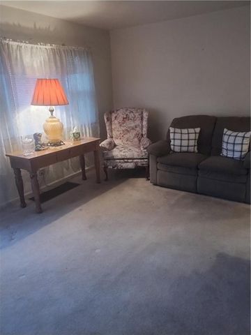 2304 NE Pursell Road, Gladstone, MO 64118