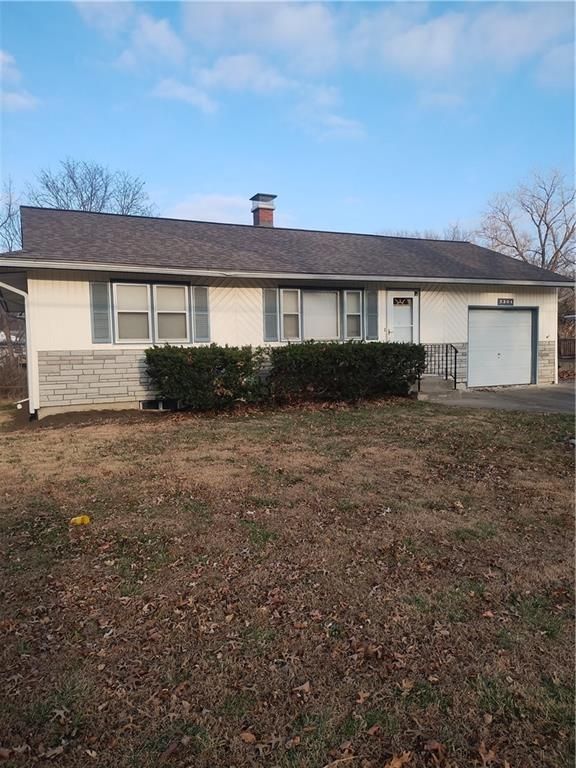 2304 NE Pursell Road, Gladstone, MO 64118