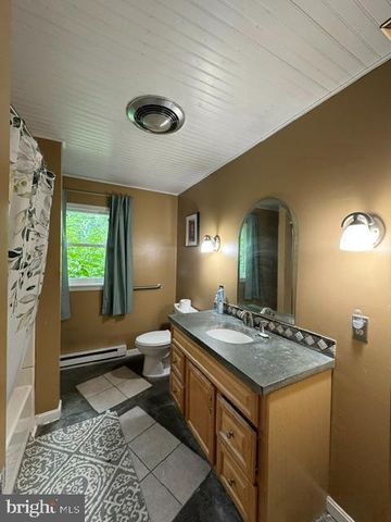 9520 CARLISLE RD, Dillsburg, PA 17019