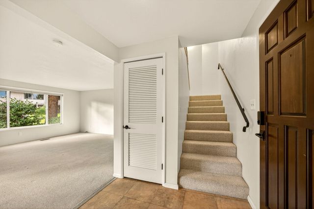 206 Mount Echo Drive, Medford, OR 97504