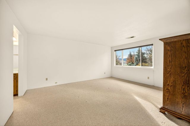 206 Mount Echo Drive, Medford, OR 97504