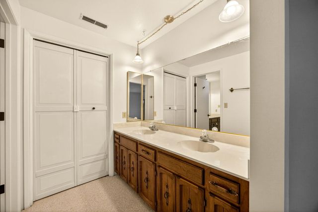 206 Mount Echo Drive, Medford, OR 97504