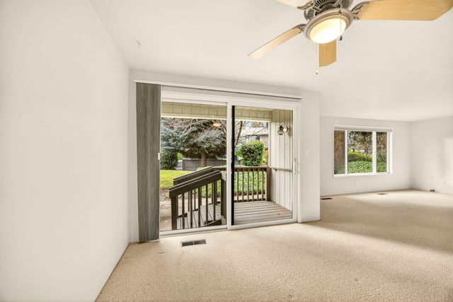 206 Mount Echo Drive, Medford, OR 97504