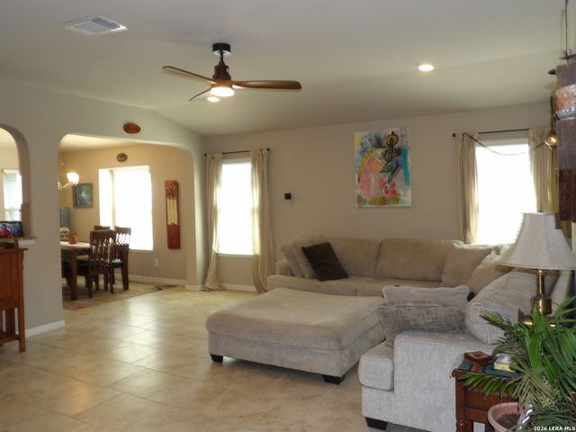 930 PUMPKIN RDG, New Braunfels, TX 78130