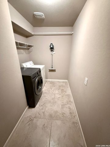 930 PUMPKIN RDG, New Braunfels, TX 78130