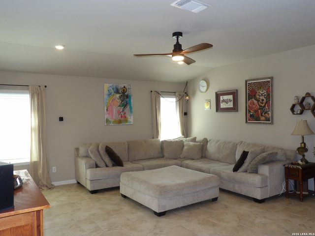 930 PUMPKIN RDG, New Braunfels, TX 78130