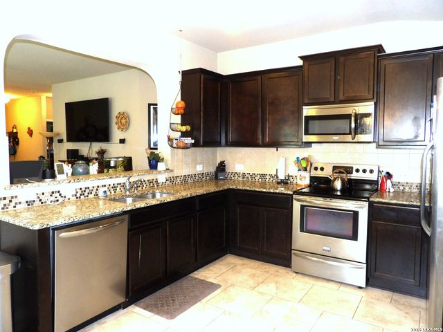930 PUMPKIN RDG, New Braunfels, TX 78130