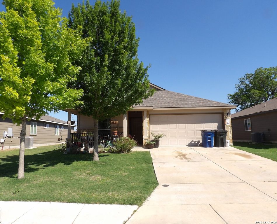 930 PUMPKIN RDG, New Braunfels, TX 78130