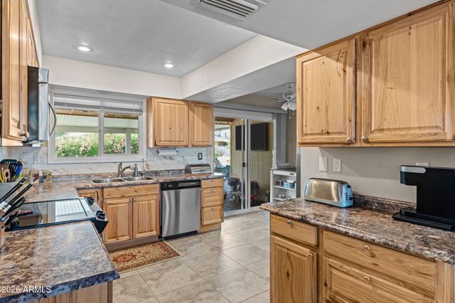 13530 W SPANISH GARDEN Drive, Sun City West, AZ 85375