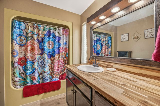 310 Centeridge Lane, Graham, TX 76450