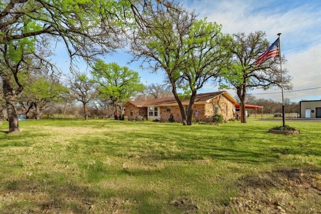 310 Centeridge Lane, Graham, TX 76450