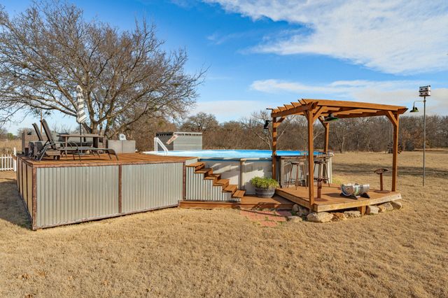 310 Centeridge Lane, Graham, TX 76450