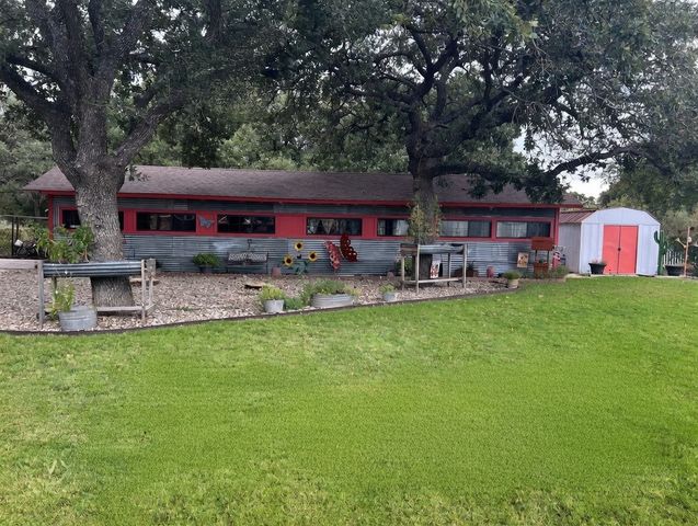 310 Centeridge Lane, Graham, TX 76450