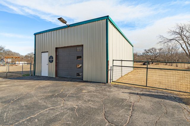 310 Centeridge Lane, Graham, TX 76450