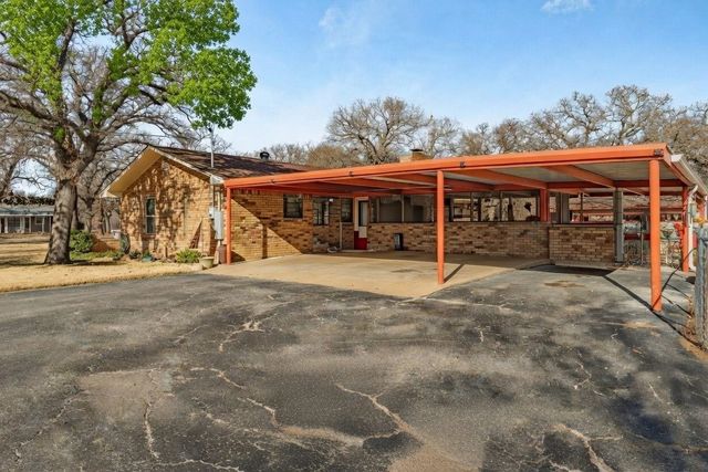 310 Centeridge Lane, Graham, TX 76450