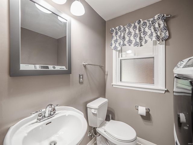 2700 Vogel Road, Evansville, IN 47711