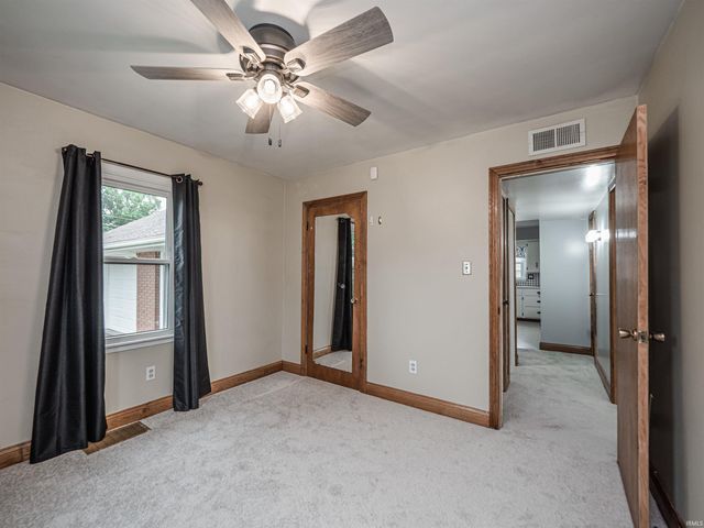2700 Vogel Road, Evansville, IN 47711