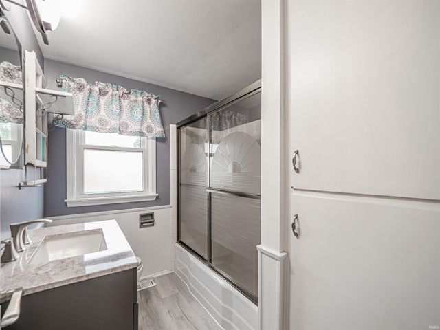 2700 Vogel Road, Evansville, IN 47711