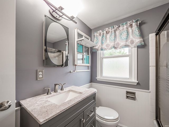 2700 Vogel Road, Evansville, IN 47711