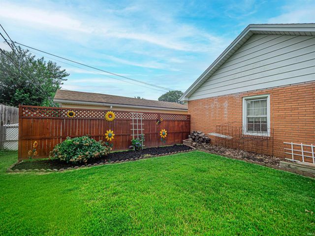 2700 Vogel Road, Evansville, IN 47711