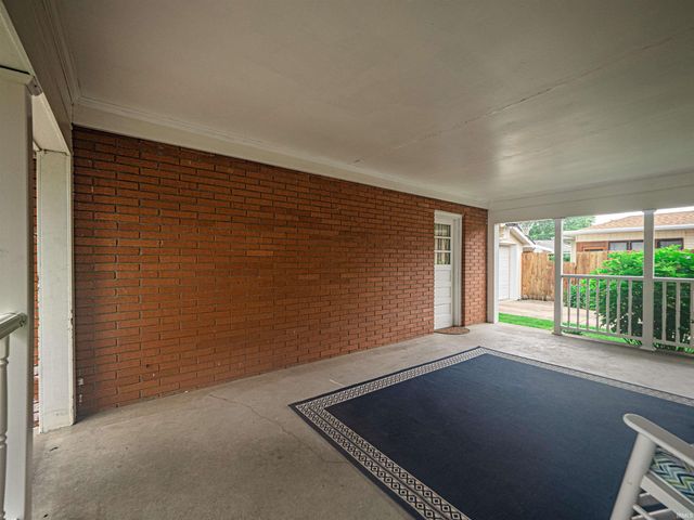 2700 Vogel Road, Evansville, IN 47711