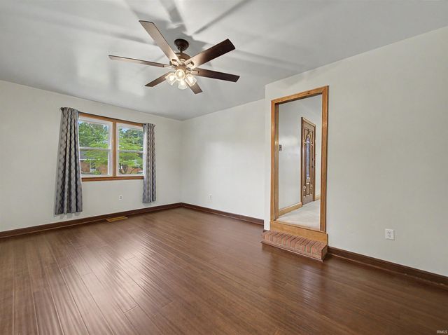 2700 Vogel Road, Evansville, IN 47711