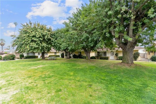 534 Roosevelt Road N, Redlands, CA 92374