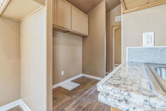 2046 Dry Creek, Canyon Lake, TX 78133