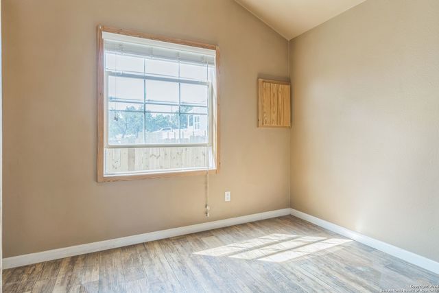 2046 Dry Creek, Canyon Lake, TX 78133