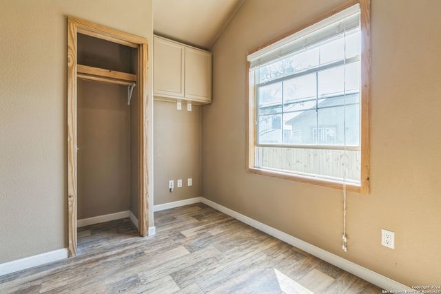 2046 Dry Creek, Canyon Lake, TX 78133