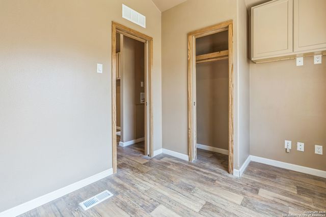 2046 Dry Creek, Canyon Lake, TX 78133