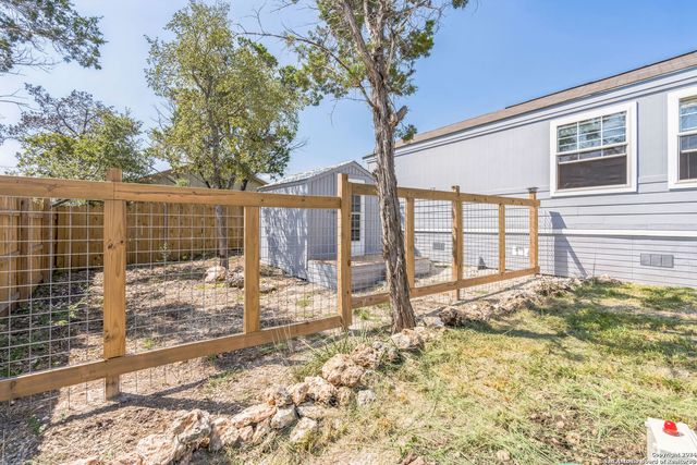 2046 Dry Creek, Canyon Lake, TX 78133