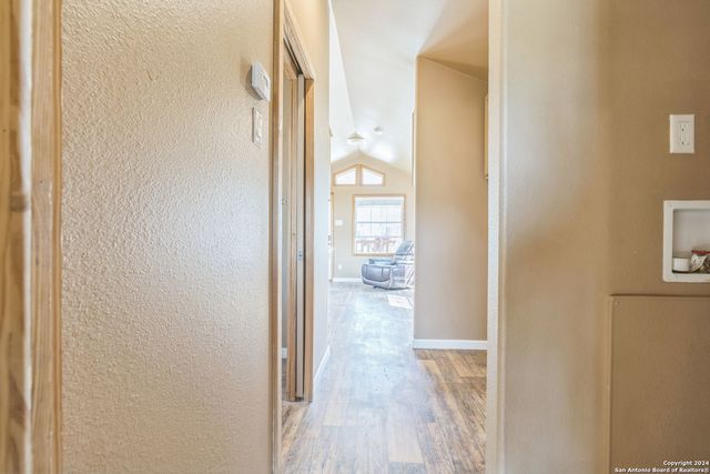 2046 Dry Creek, Canyon Lake, TX 78133