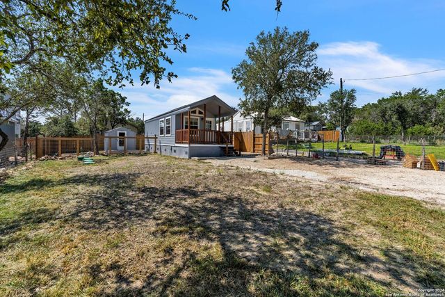 2046 Dry Creek, Canyon Lake, TX 78133