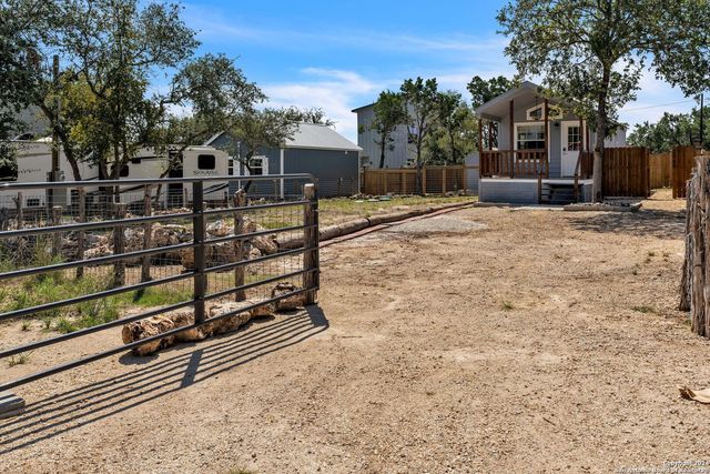 2046 Dry Creek, Canyon Lake, TX 78133