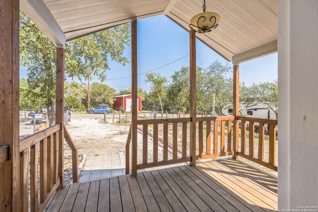 2046 Dry Creek, Canyon Lake, TX 78133